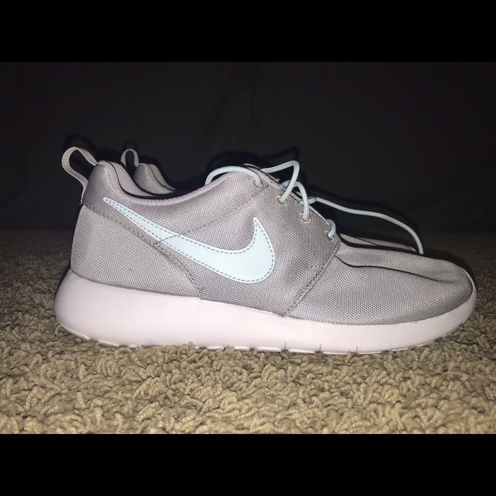 Nike Roche - Picture 6 of 8